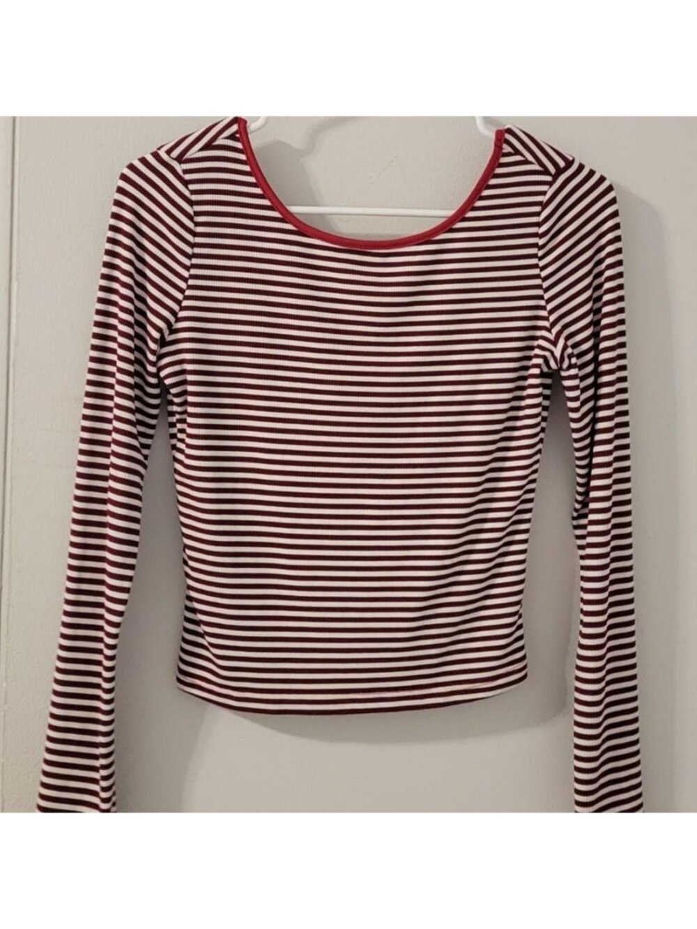 🍒 Backless/low cut back (second photo) neck is boat neck shaped. tight fit